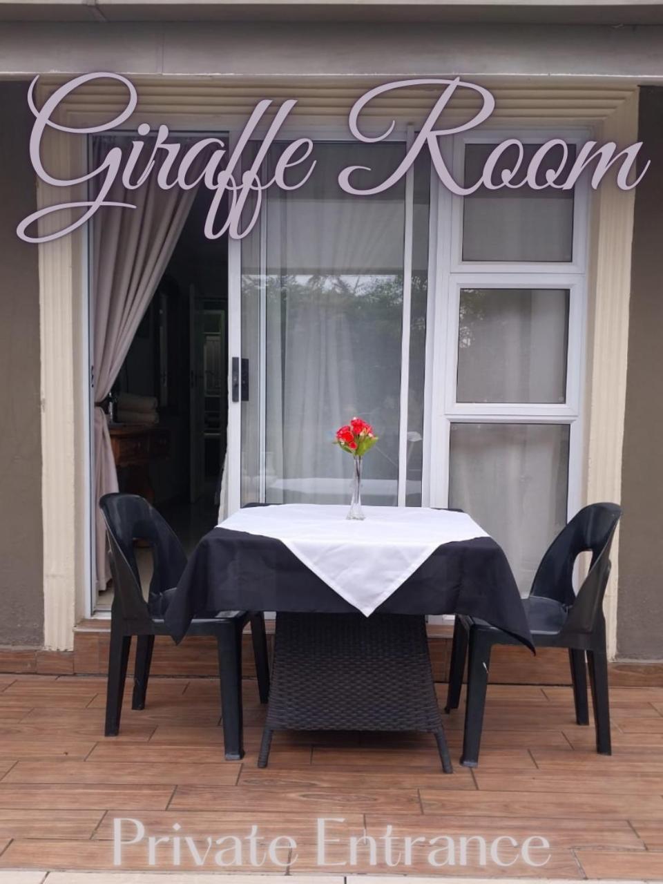 The Giraffe Room At Frederick'S Place Pretoria-Noord Exterior foto